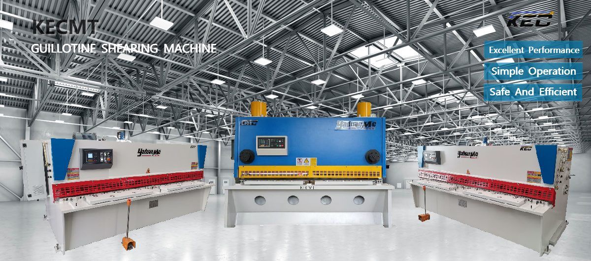 Three hydraulic guillotine shearing machines in the workshop