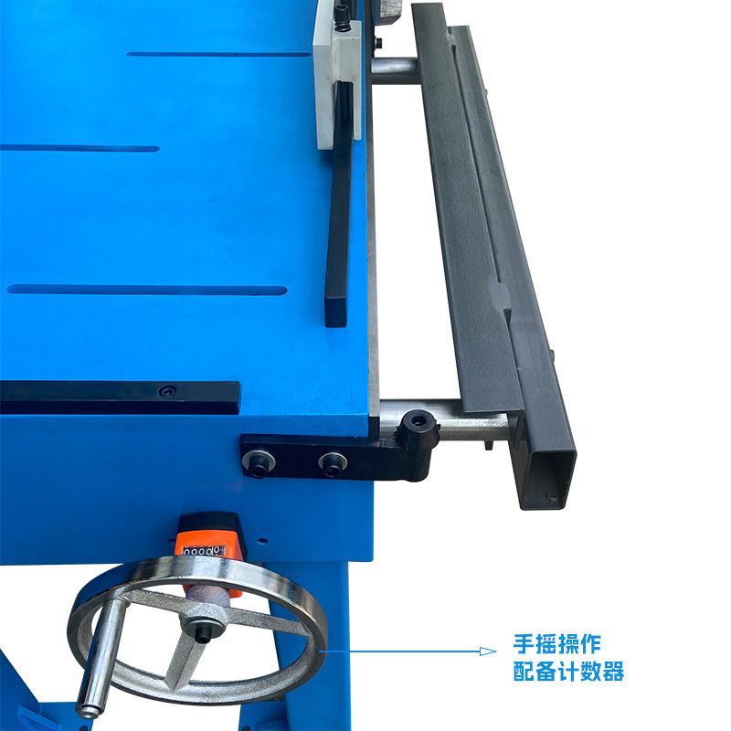 Enhanced manual guillotine with lever system